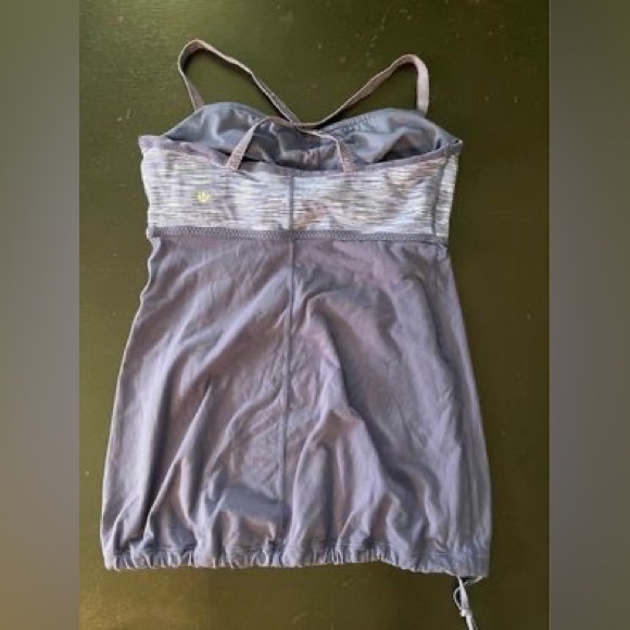 Lululemon top (8) - Picture 2 of 2